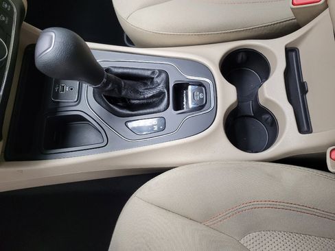 Used 2019 Jeep Cherokee Latitude w/ Popular Appearance Group image 26