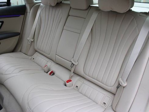 Used 2023 Mercedes-Benz EQS 580 4MATIC Sedan image 11