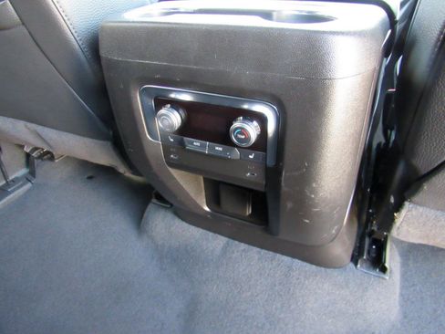 Used 2025 GMC Yukon XL Denali AWD/4WD image 36
