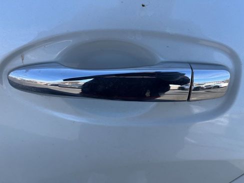 Used 2017 Nissan Rogue SL w/ SL Premium Package image 16