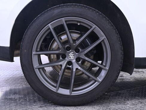 Used 2024 Porsche Macan Turbo image 13
