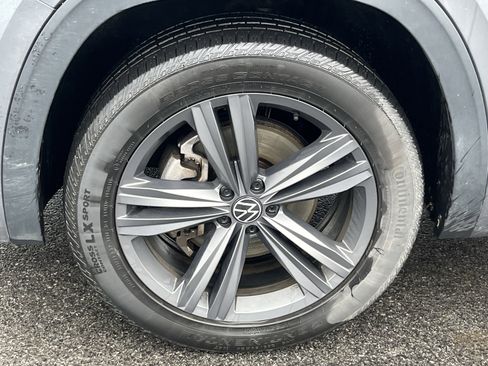 Used 2021 Volkswagen Atlas SE image 12