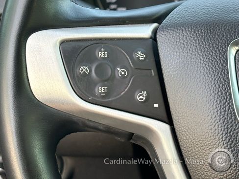 Used 2024 GMC Terrain SLT image 19