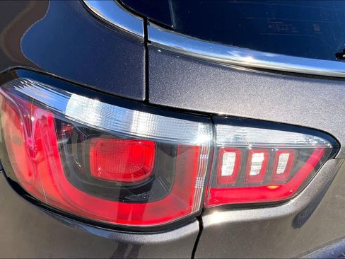 Used 2020 Jeep Compass Limited image 27