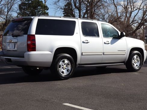 Used 2013 Chevrolet Suburban LT image 5