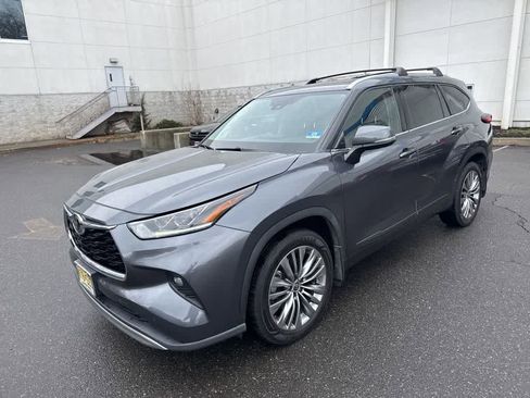 Used 2020 Toyota Highlander Platinum image 5