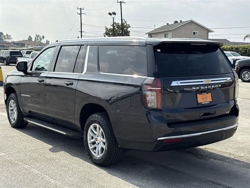 Used 2024 Chevrolet Suburban LT image 5