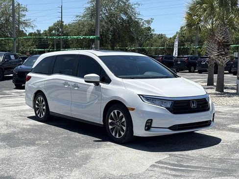Certified 2024 Honda Odyssey EX-L image 2