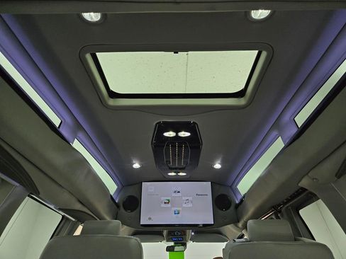 New 2024 GMC Savana 2500 image 10