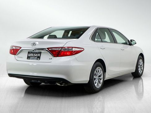 Used 2017 Toyota Camry LE FWD image 5