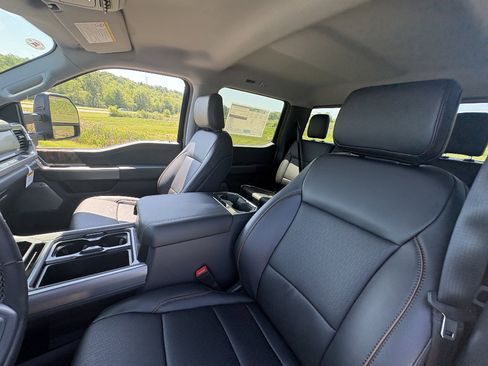 New 2026 Ford F250 Lariat w/ Black Appearance Package AWD/4WD image 31