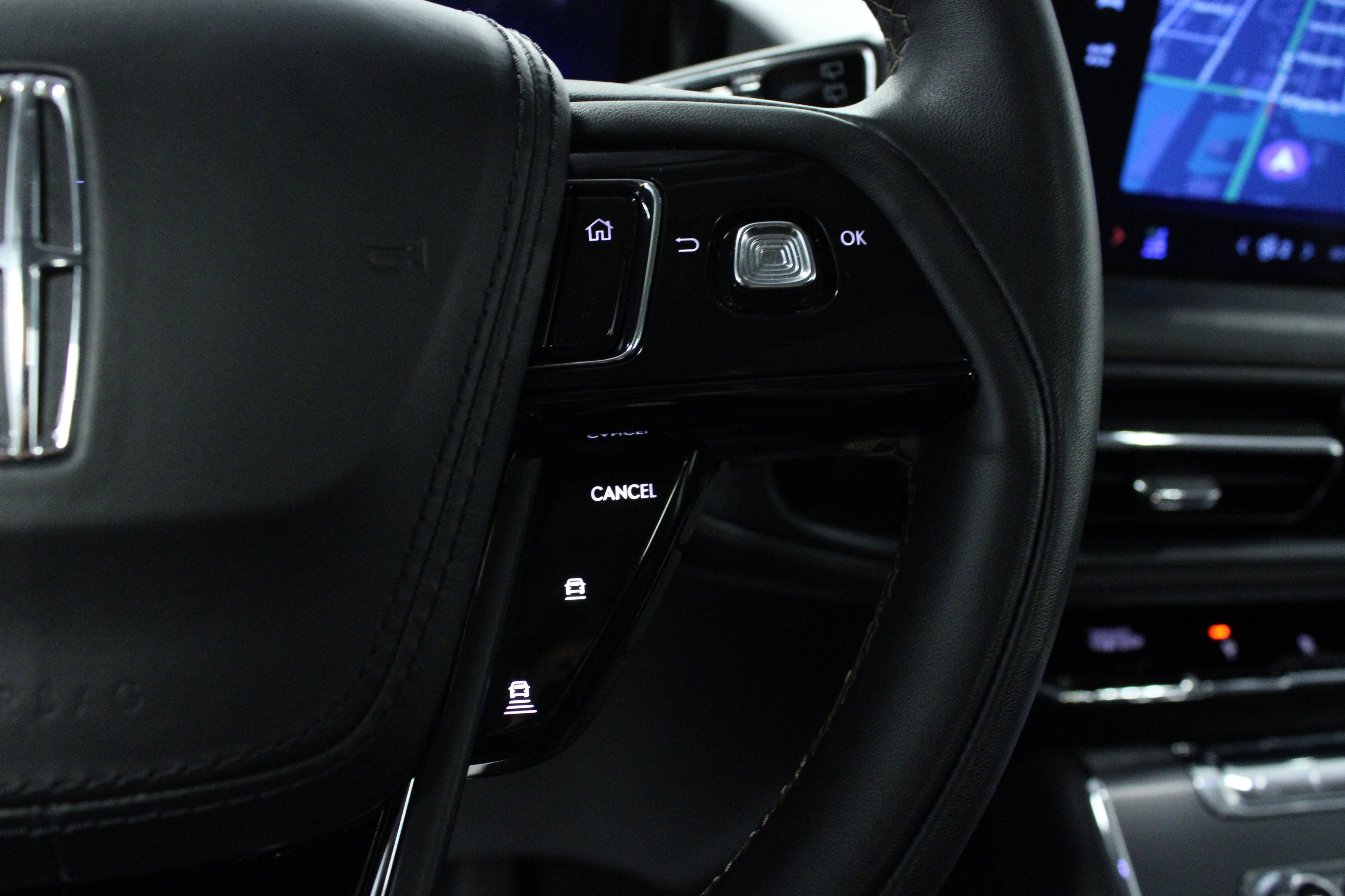 Used 2025 Lincoln Aviator AWD image 22