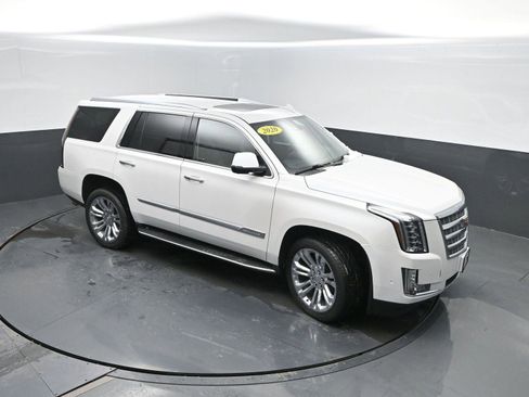 Used 2020 Cadillac Escalade Premium Luxury w/ LPO, Radiant Package image 43