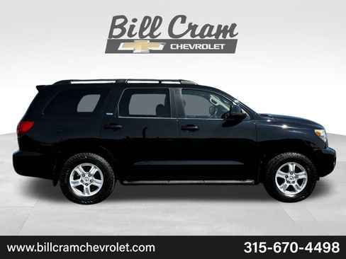 Used 2017 Toyota Sequoia SR5 AWD/4WD image 47