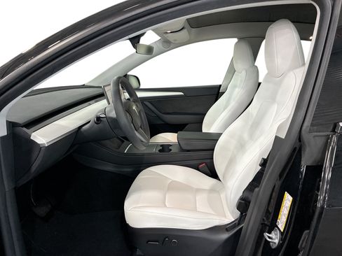 Certified 2023 Tesla Model Y Long Range AWD/4WD image 9