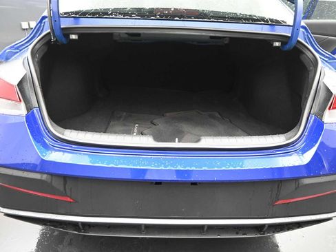 Used 2024 Hyundai Elantra SE FWD image 14