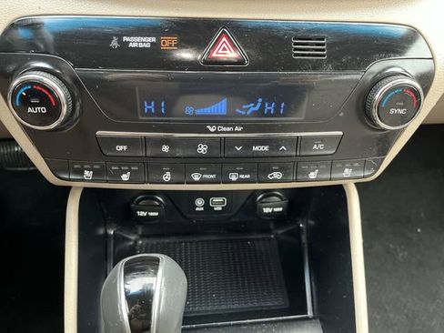 Used 2018 Hyundai Tucson Value AWD/4WD image 19