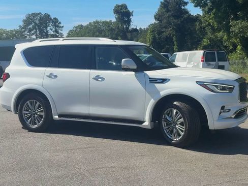 Used 2018 INFINITI QX80 4WD w/ Driver Assistance Package image 2