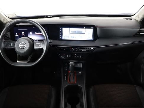 Used 2025 Nissan Kicks SR FWD image 14