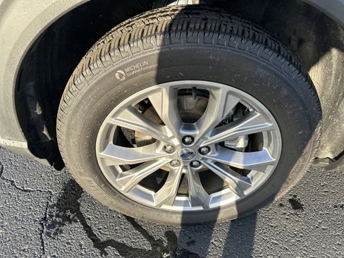 Certified 2023 Ford Explorer XLT w/ Equipment Group 202A image 10