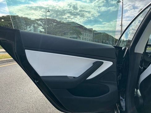 Used 2019 Tesla Model 3 Long Range AWD/4WD image 14