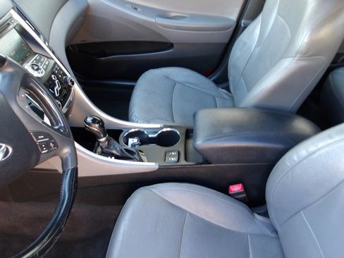 Used 2011 Hyundai Sonata Limited w/ Navigation Pkg 5 image 19