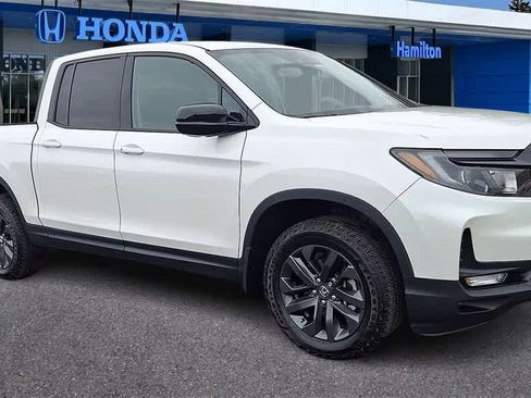 Certified 2025 Honda Ridgeline Sport image 2