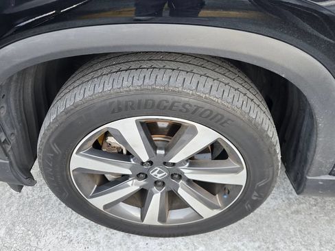 Used 2024 Honda Pilot Touring image 5