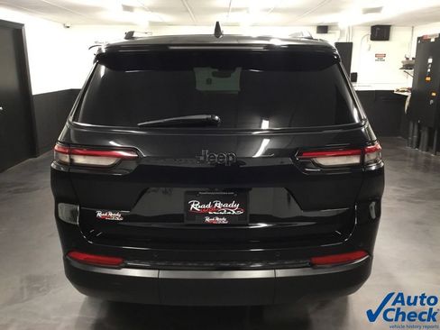 Used 2022 Jeep Grand Cherokee L Limited w/ Black Appearance Package AWD/4WD image 9