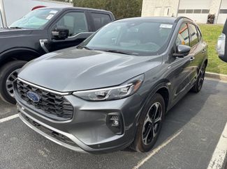 Used 2025 Ford Escape ST-Line Elite w/ Premium Technology Package video 1