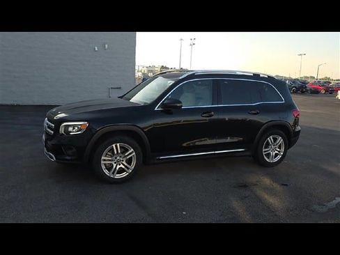 Used 2020 Mercedes-Benz GLB 250 4MATIC image 5