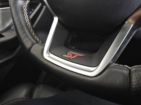 Used 2020 Ford Explorer ST w/ ST Street Pack image 38