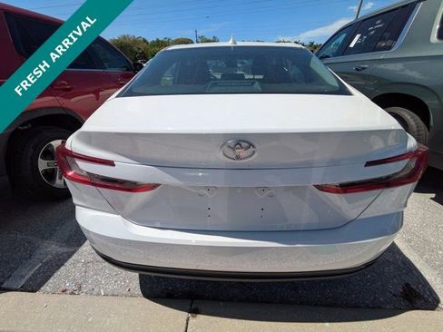 Used 2025 Toyota Camry LE image 4