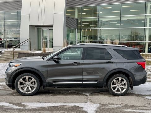 Used 2020 Ford Explorer Platinum w/ Premium Technology Package image 2