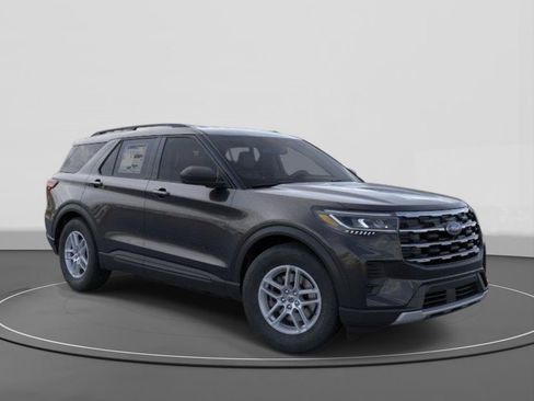 New 2026 Ford Explorer Active RWD image 7