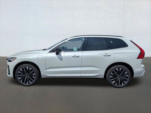 New 2026 Volvo XC60 T8 Ultra w/ Climate Package PRO AWD/4WD image 3