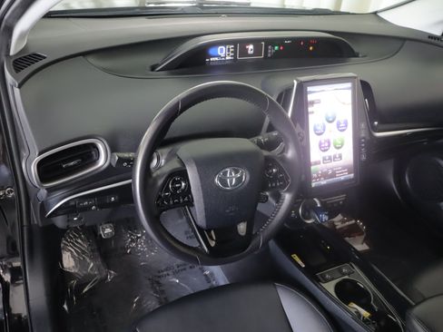Used 2020 Toyota Prius Prime XLE FWD image 11