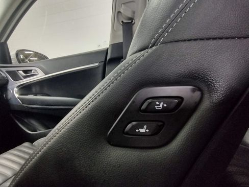 Used 2020 Genesis G70 2.0T w/ Elite Package RWD image 39