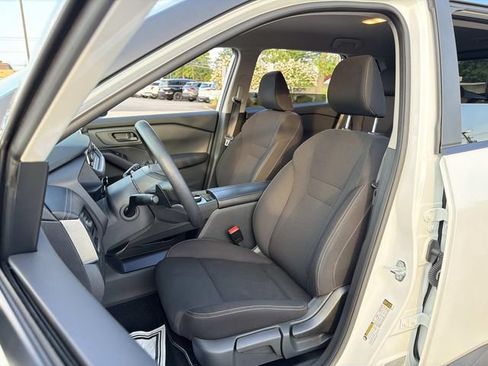 Used 2025 Nissan Rogue S AWD/4WD image 19