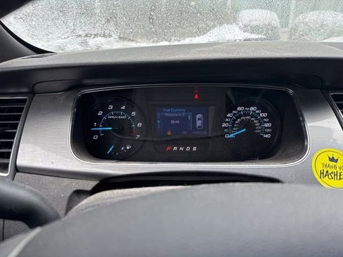 Used 2015 Ford Taurus SEL image 17