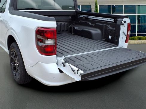 New 2025 Ford Maverick Lobo image 28