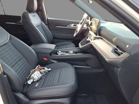 New 2026 Ford Explorer ST-Line w/ ST-Line Street Pack image 13