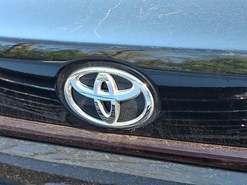 Used 2022 Toyota Corolla LE image 10