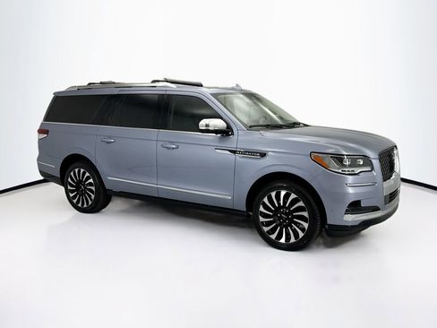 Used 2023 Lincoln Navigator L Black Label image 3