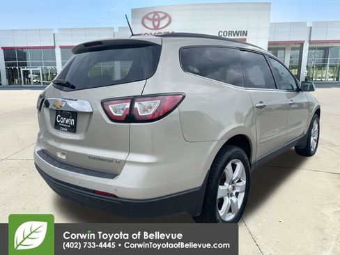 Used 2016 Chevrolet Traverse LT w/ Style and Technology Package FWD image 9