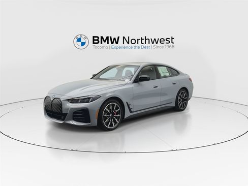 Used 2026 BMW i4 xDrive40i w/ M Sport Package AWD/4WD image 9