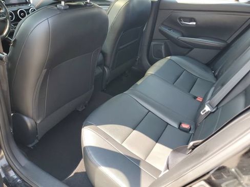 Used 2023 Nissan Sentra SR w/ SR Premium Package FWD image 9
