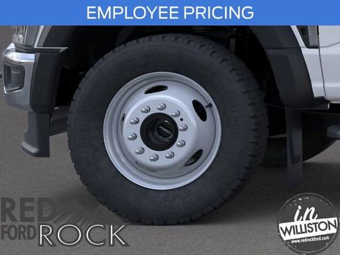 New 2025 Ford F550 4x4 Regular Cab Super Duty w/ XL Chrome Package image 19