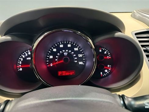 Used 2010 Kia Soul ! FWD image 18