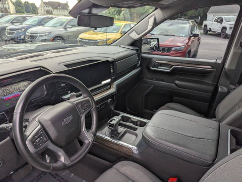 Used 2024 Chevrolet Silverado 1500 LT Trail Boss AWD/4WD image 13